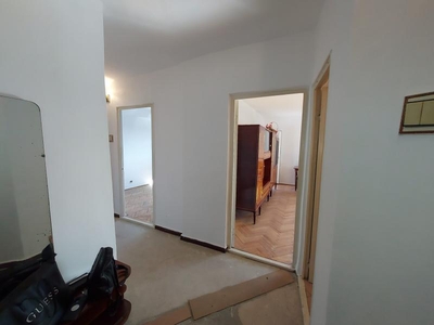 Apartament 4 camere etaj 3 Simeria, jud Hunedoara