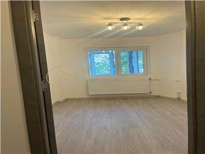 Apartament cu 3 camere Renovat metrou 10 min | Parcul Crangasi