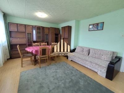 Apartament cu 4 camere de vanzare in M-uri