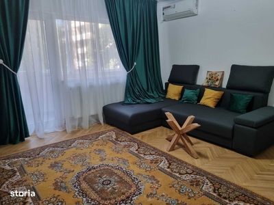 Jumatate de duplex, 3 camere, situat in Mosnita Noua