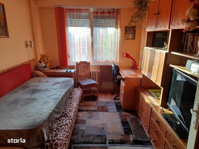 Apartament 3 camere de inchiriat Piata Victoriei