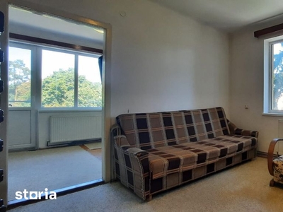 VAND apartament 2 camere decomandat,zona Terezian