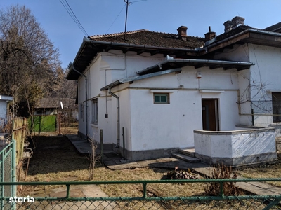 De Vanzare: Casa in Duplex, 2 Camere, Central, Campina