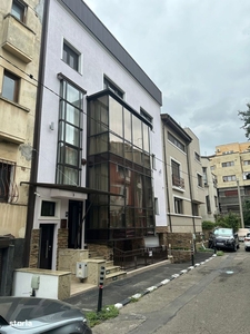 Vand ap 4 camere împărțit în 2 apartamente , str A. Vlaicu Marasti