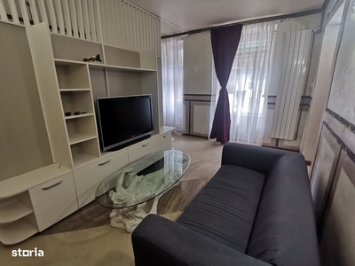 Vand apartament 3 camere in Rogerius