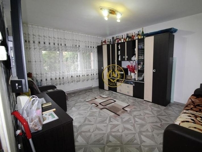 Vand apartament 2 camere in Hunedoara, M5-1/Bd.Dacia-BRD, 53mp et.1