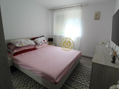 Vand apartament 2 camere in Hunedoara, zona Micro1-Traian Vuia, parter