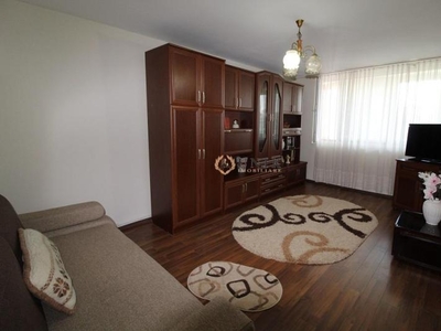 Vand apartament 3 camere Hunedoara, Bd. Mihai Viteazu-Stadion, 64mp