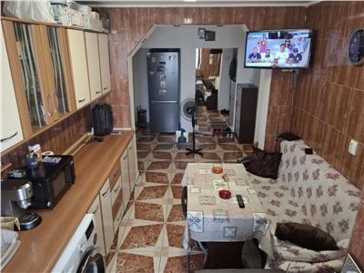 Vanzare Apartament 3 Camere Decomandat Aparatorii PatrieiMariuca