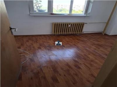 Vanzare Apartament 4 Camere Decomandat Bdul.Alexandru Obregia