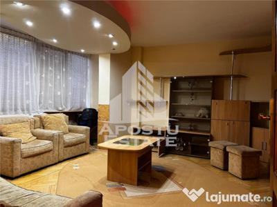 Apartament cu 3 camere in Complexul Studentesc