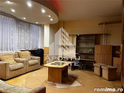 Apartament cu 3 camere in Complexul Studentesc