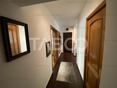 Apartament de vanzare 3 camere etaj intermediar zona Cetate Alba Iulia