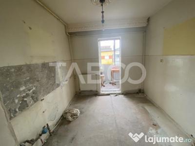 Apartament pregatit pentru renovare 2 camere 54 mp Cetate Al