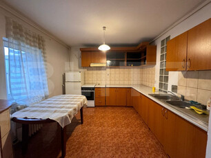 Apartament cu 3 camere