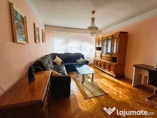 Apartament cu 3 camere cu vedere la Bulevardul Mihai Vite...