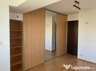 Apartament modern si spatios situat pe Bulevardul Decebal, 3 camere