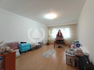 Apartament 2 camere la cheie I Decomandat I Etaj 1/4 I Intre Lacuri