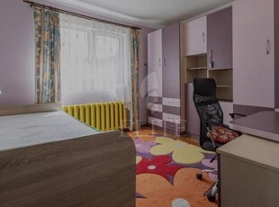 Apartament 3 camere in zona CRINULUI