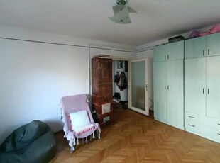 De vanzare apartament cu 2 camere zona centrala.